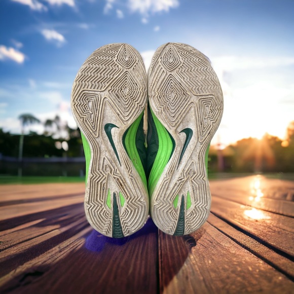 Nike | Hyperdunk | Neon Green | Basketball Shoes | Size 7.5 - Picture 6 of 7